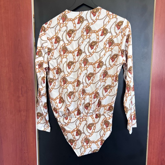 Zara Accessories long sleeve gold chain print bodysuit Size Small A1 Bodysuit - Picture 4 of 8